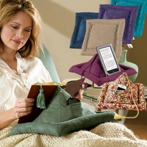 Other - New! Peeramid Bookrest Book Holder in Maroon with Tassel Bookmark NWT